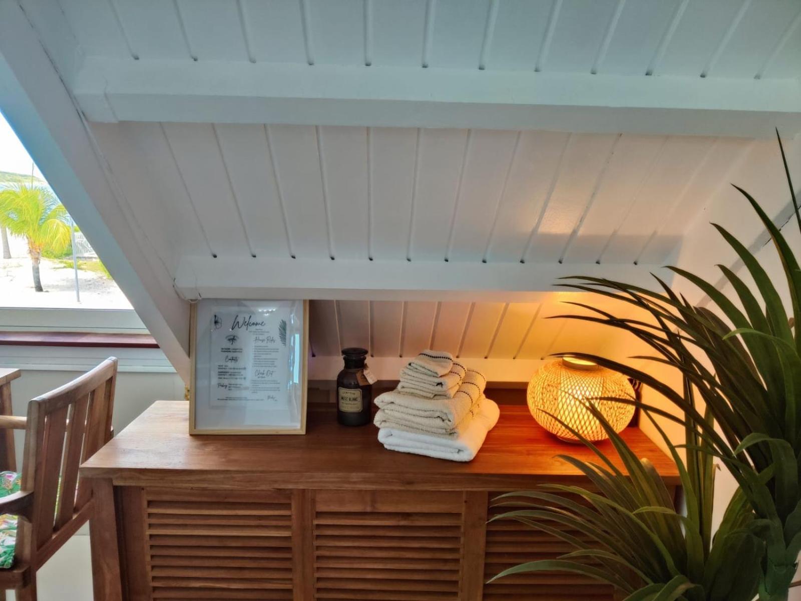 Deja Blue - Comfortable Beachfront Condo 마리고 외부 사진